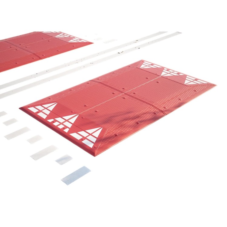 Próg_zwalniający_wyspowy_QUARTET_duży_komplet_z_akcesoriami_czerwonobiały