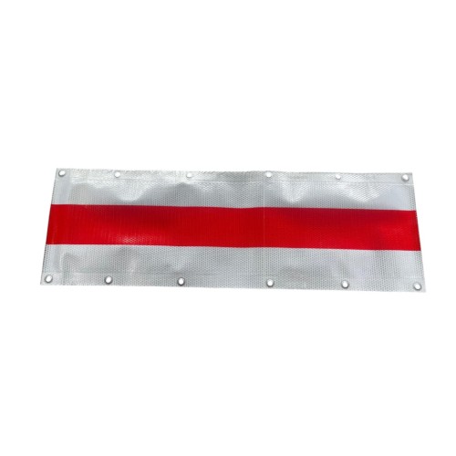 Koroblask 300x900mm odblaskowa osłona na drzewa i słupy, skutecznie zwiększająca bezpieczeństwo na odcinkach dróg z przeszkodami w skrajni.