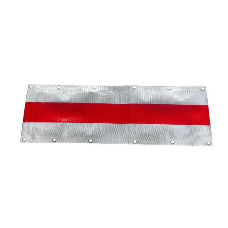 Koroblask 300x900mm odblaskowa osłona na drzewa i słupy, skutecznie zwiększająca bezpieczeństwo na odcinkach dróg z przeszkodami w skrajni.