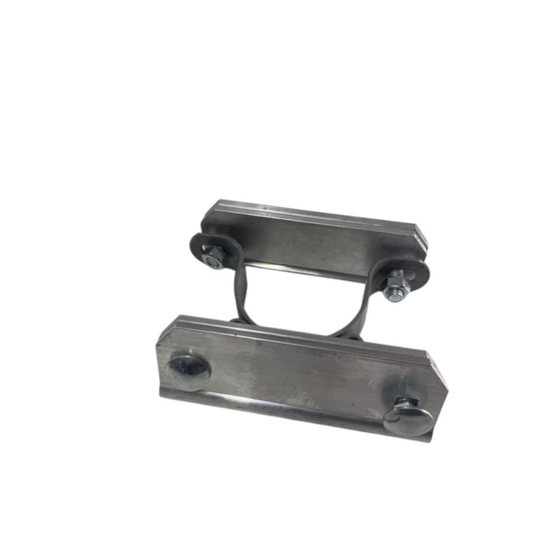 Uchwyt dwustronny do znaku drogowego aluminiowy na rurę fi 60,3 mm obejma na dwa znaki na wspólnej rurze do znaku.