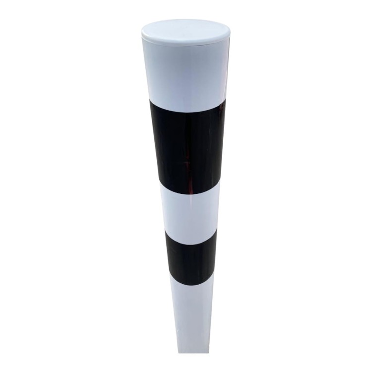 Słupek blokujący u-12c do wkopania h-1200mm fi-120mm biało czarny solidny element wygradzający o dużej średnicy, trwale montowany w gruncie dla ochrony chodników.