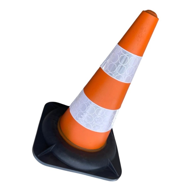 Pachołek drogowy 46 cm odblaskowy, elastyczny (1,10 kg) ms giętki pachołek z odblaskowym pasem, który nie pęka po najechaniu i zachowuje swój kształt.
