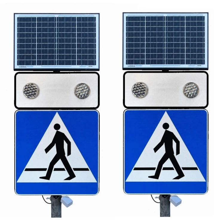 panel z pulsatorami i panelami solarni do znaku przejsice dla pieszych dwie sztuki.jpg
