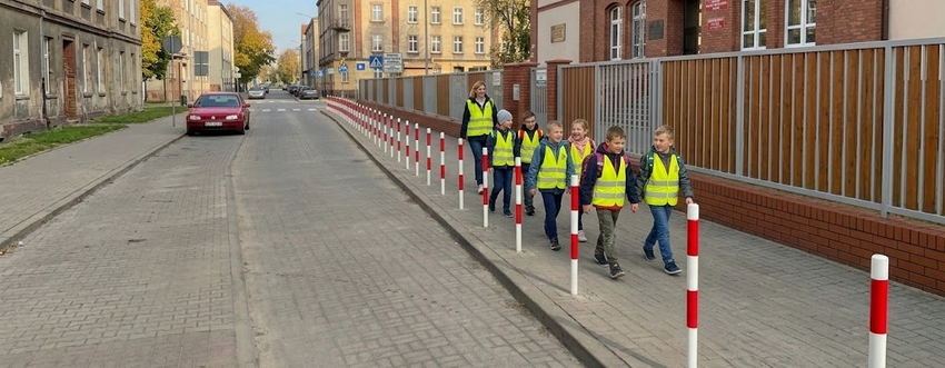 Bezpieczeństwo i ład w Twojej gminie – jak optymalnie dobrać słupki drogowe?